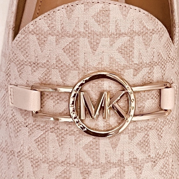 Michael Kors Tan Leather Tracee Monogrammed Loafers Size 10 NWOT - Picture 3 of 9